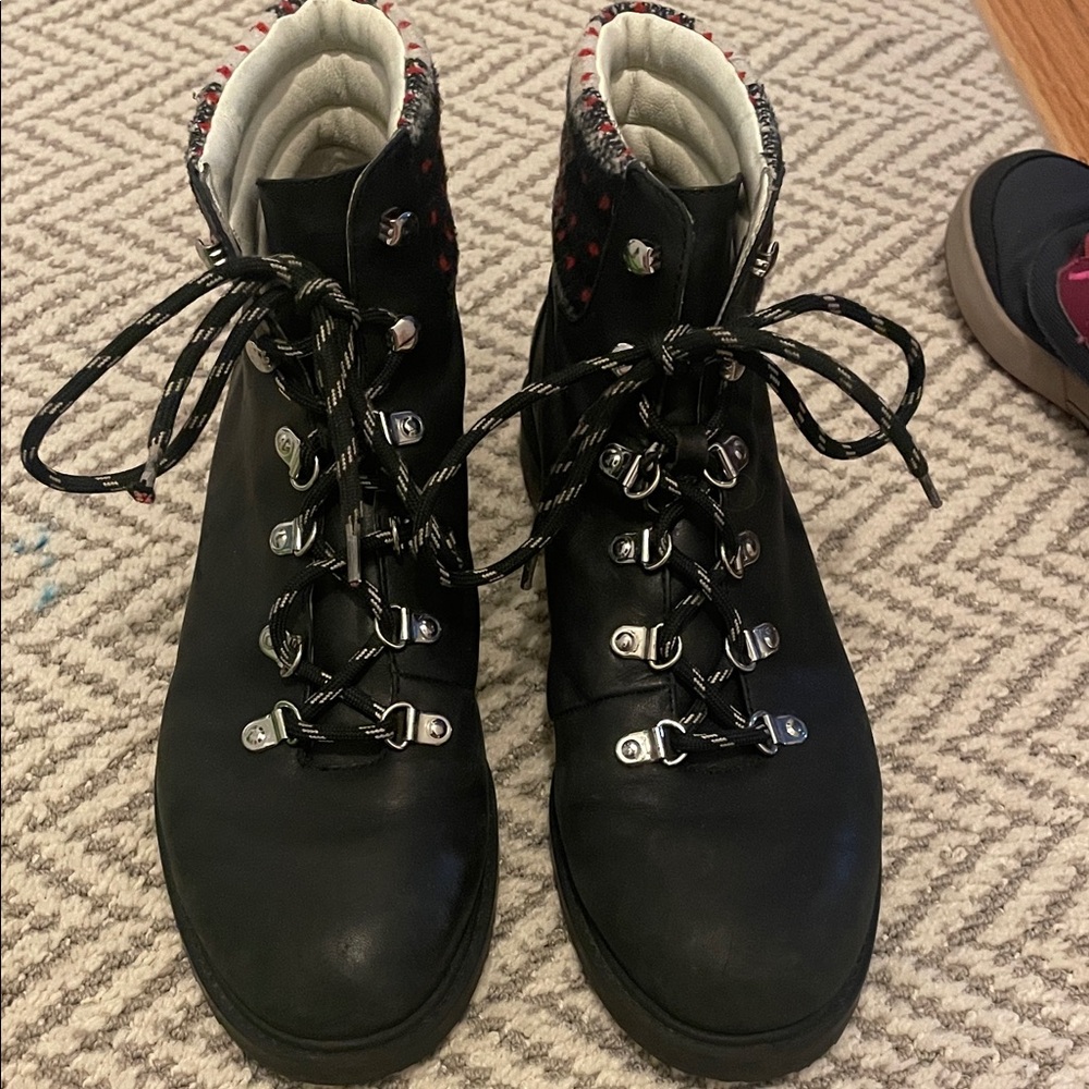 Stylish Black Hiking Boots for Women